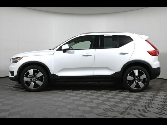 2021 Volvo XC40 Momentum