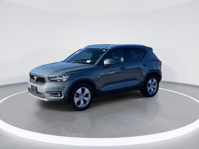 2021 Volvo XC40 Momentum