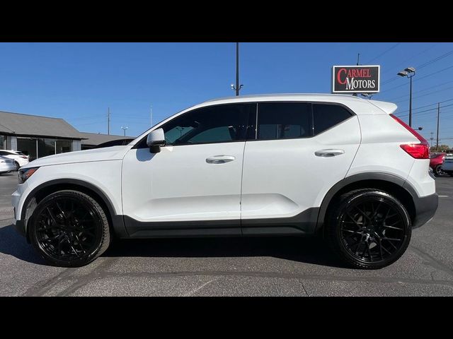 2021 Volvo XC40 Momentum