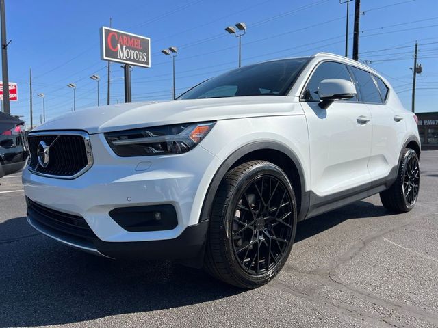 2021 Volvo XC40 Momentum