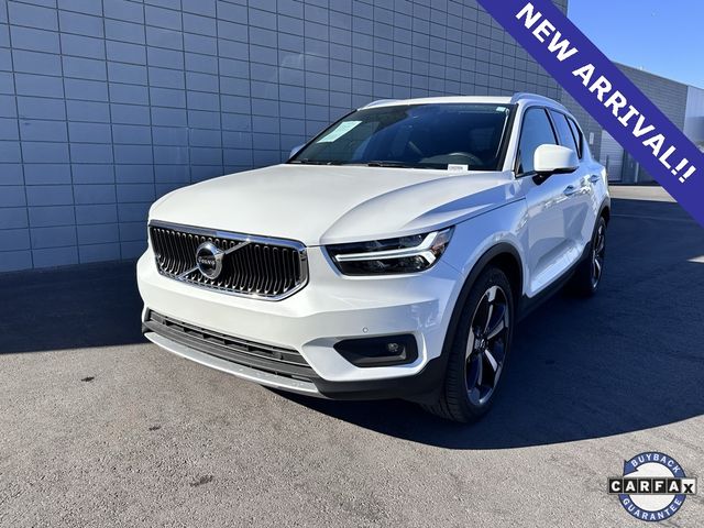 2021 Volvo XC40 Momentum