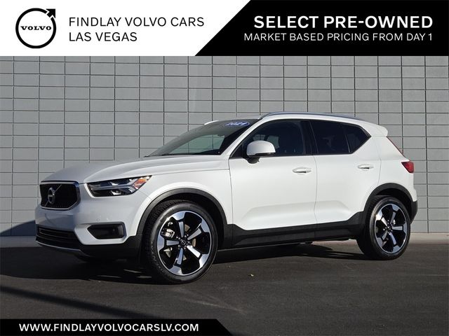 2021 Volvo XC40 Momentum