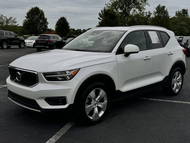 2021 Volvo XC40 Momentum