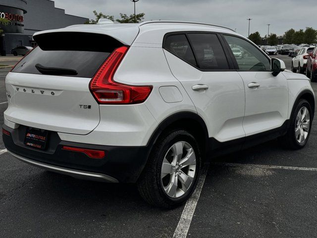 2021 Volvo XC40 Momentum