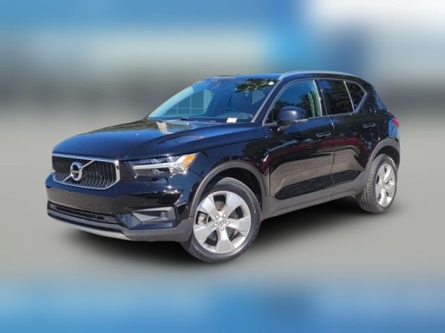 2021 Volvo XC40 Momentum