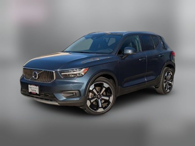 2021 Volvo XC40 Momentum