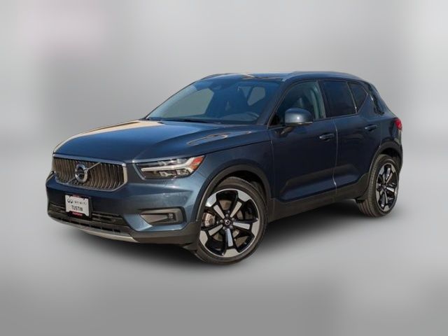 2021 Volvo XC40 Momentum