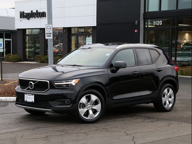 2021 Volvo XC40 Momentum