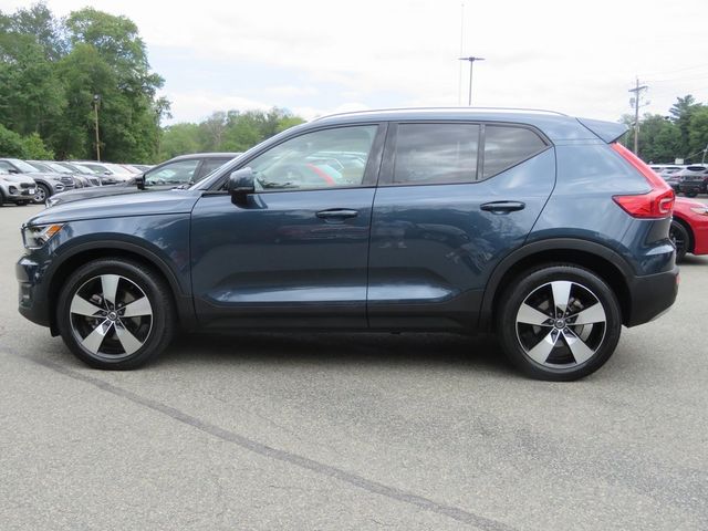 2021 Volvo XC40 Momentum