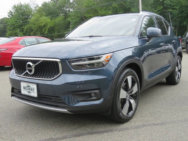 2021 Volvo XC40 Momentum