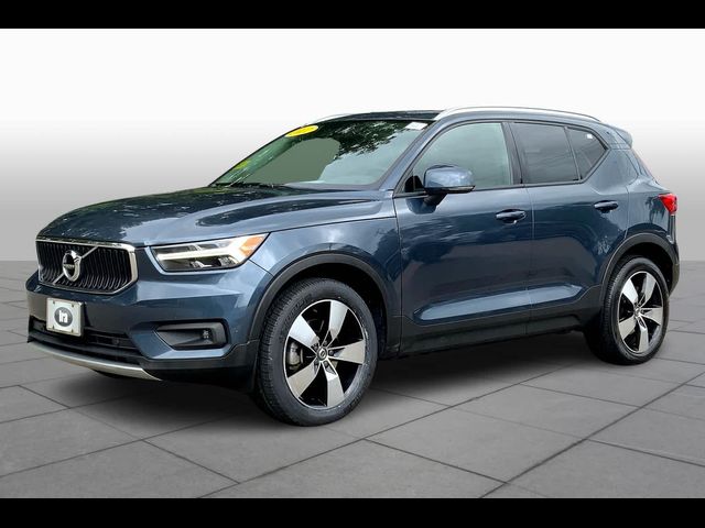 2021 Volvo XC40 Momentum