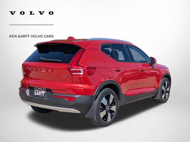 2021 Volvo XC40 Momentum