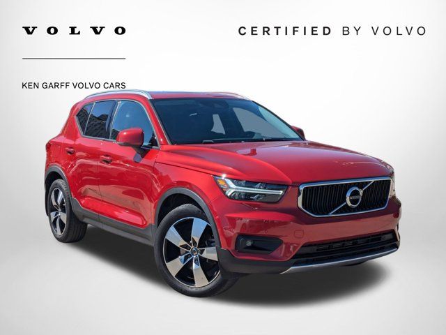 2021 Volvo XC40 Momentum