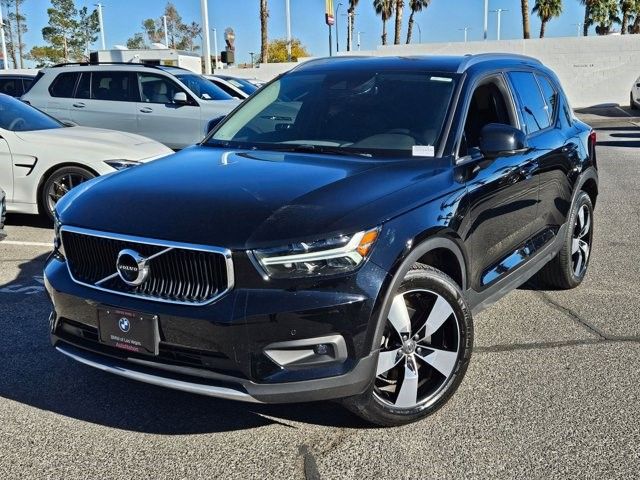 2021 Volvo XC40 Momentum