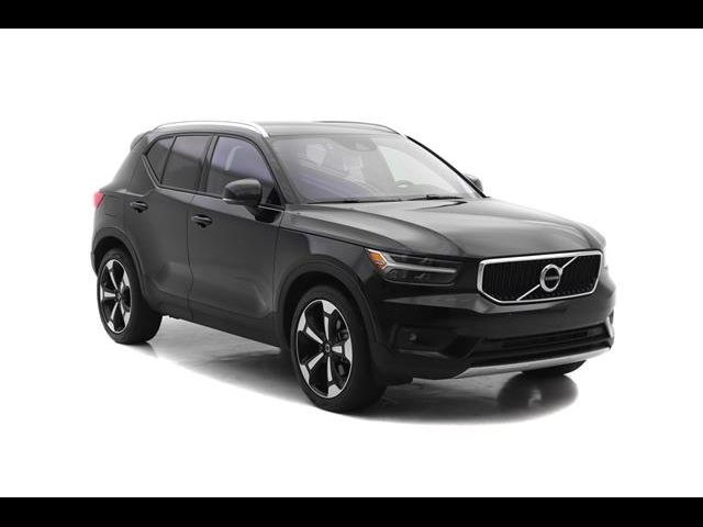 2021 Volvo XC40 Momentum