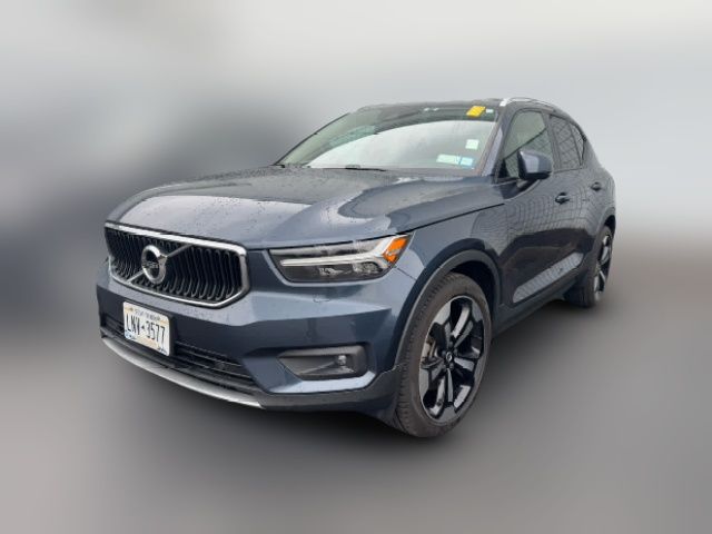 2021 Volvo XC40 Momentum