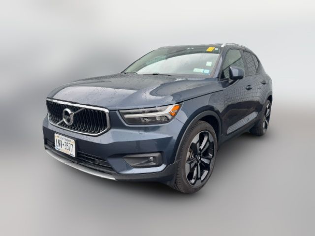 2021 Volvo XC40 Momentum