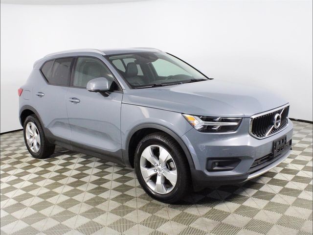 2021 Volvo XC40 Momentum