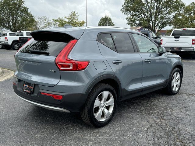 2021 Volvo XC40 Momentum