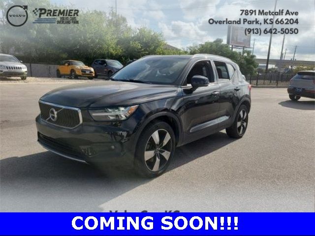 2021 Volvo XC40 Momentum