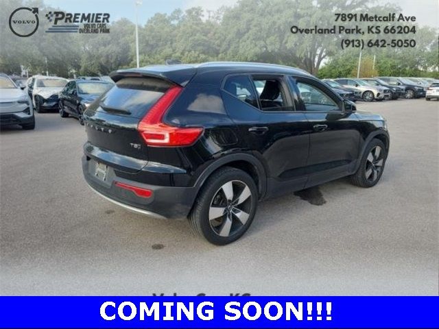 2021 Volvo XC40 Momentum