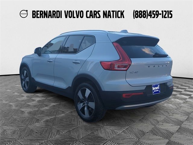 2021 Volvo XC40 Momentum