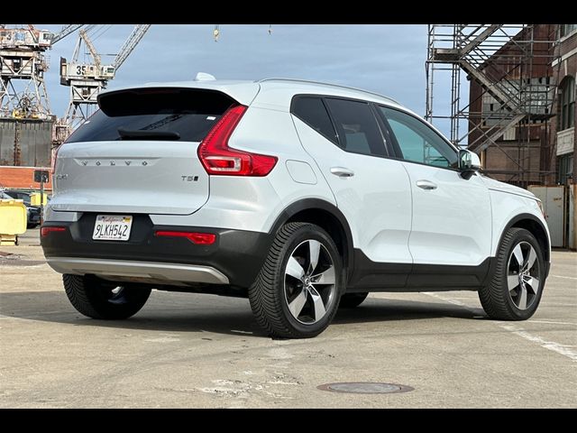 2021 Volvo XC40 Momentum