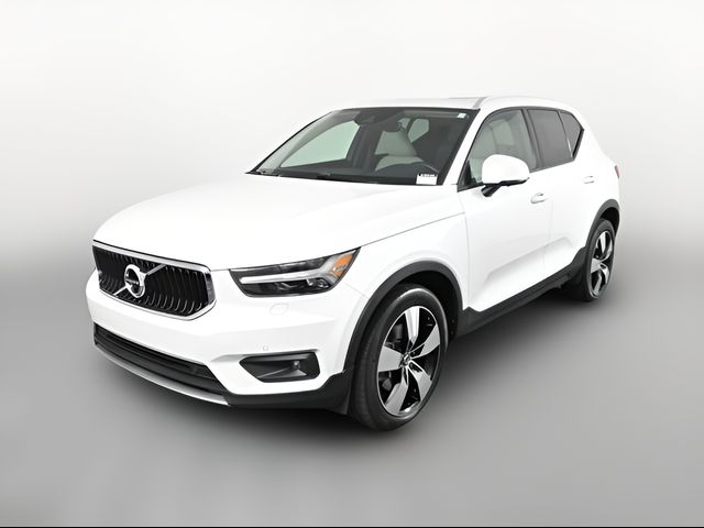 2021 Volvo XC40 Momentum