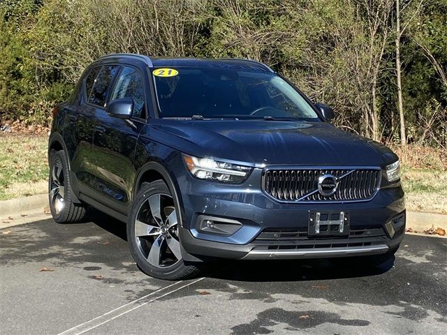 2021 Volvo XC40 Momentum