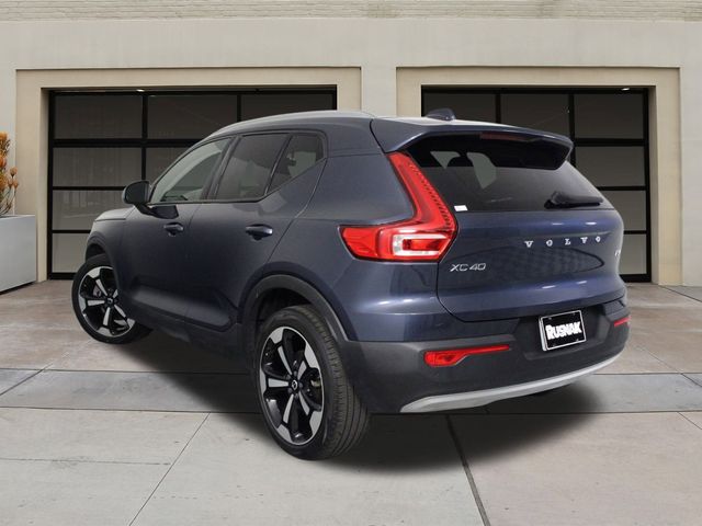 2021 Volvo XC40 Momentum