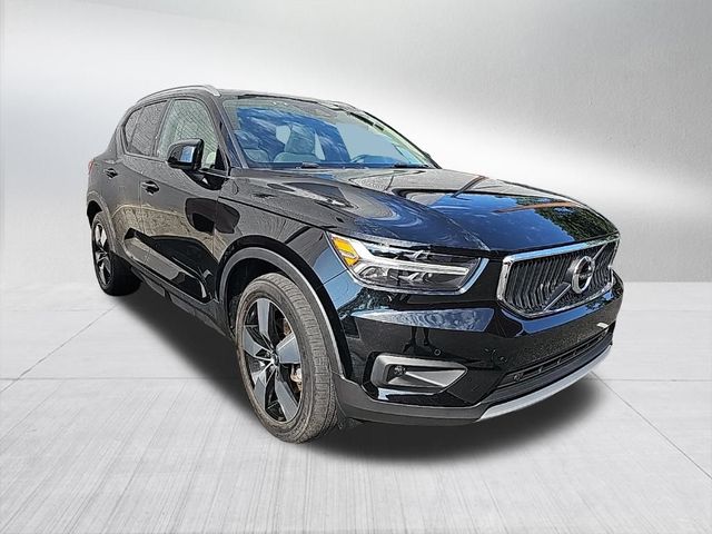 2021 Volvo XC40 Momentum