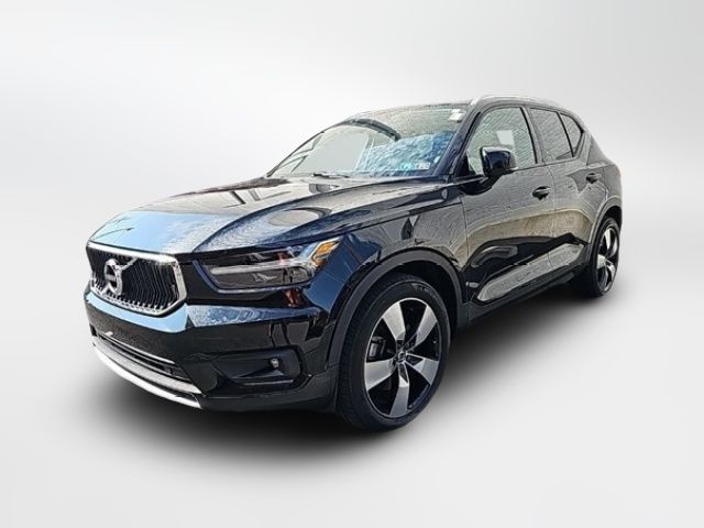 2021 Volvo XC40 Momentum