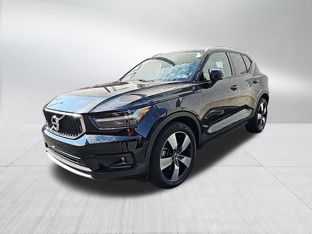 2021 Volvo XC40 Momentum