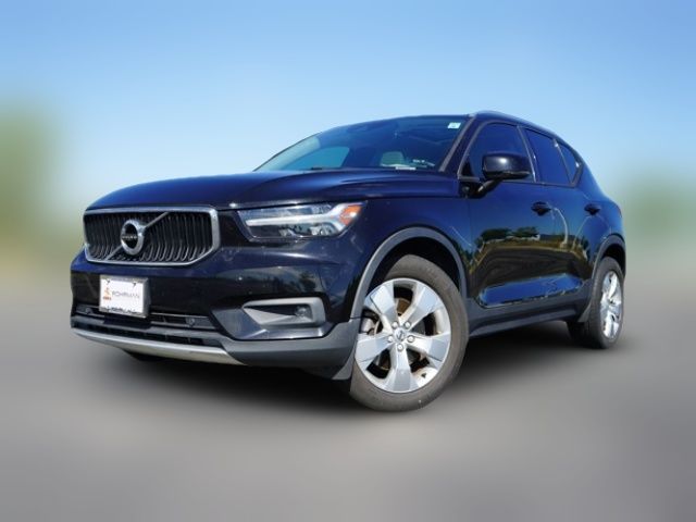 2021 Volvo XC40 Momentum