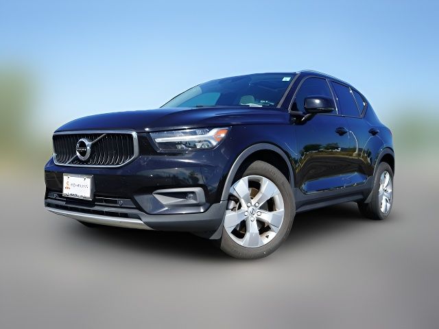 2021 Volvo XC40 Momentum