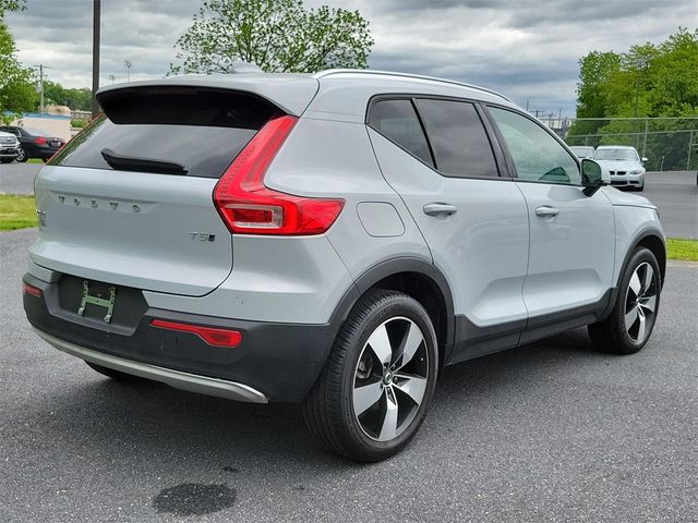 2021 Volvo XC40 Momentum