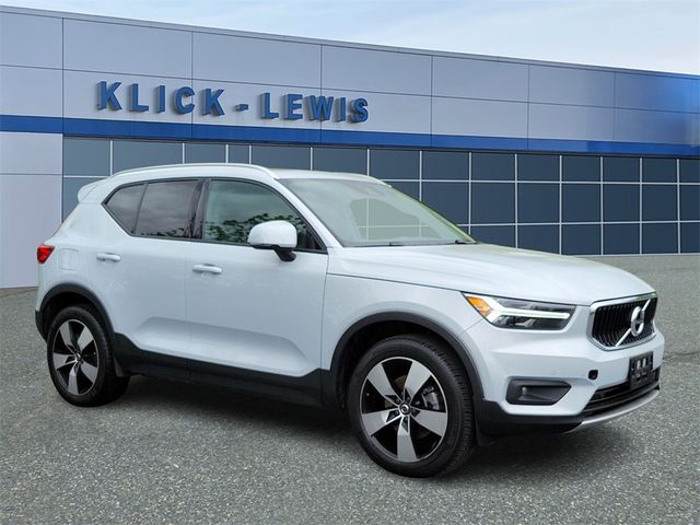 2021 Volvo XC40 Momentum