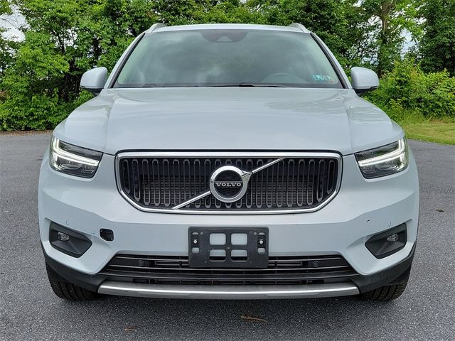 2021 Volvo XC40 Momentum