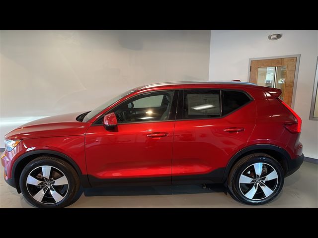 2021 Volvo XC40 Momentum