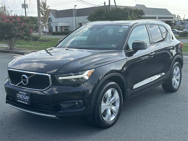 2021 Volvo XC40 Momentum