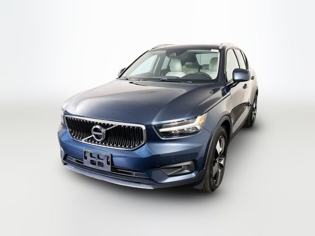 2021 Volvo XC40 Momentum