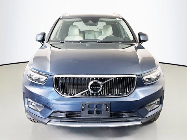 2021 Volvo XC40 Momentum