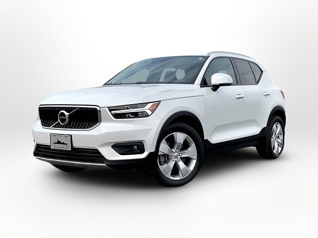 2021 Volvo XC40 Momentum