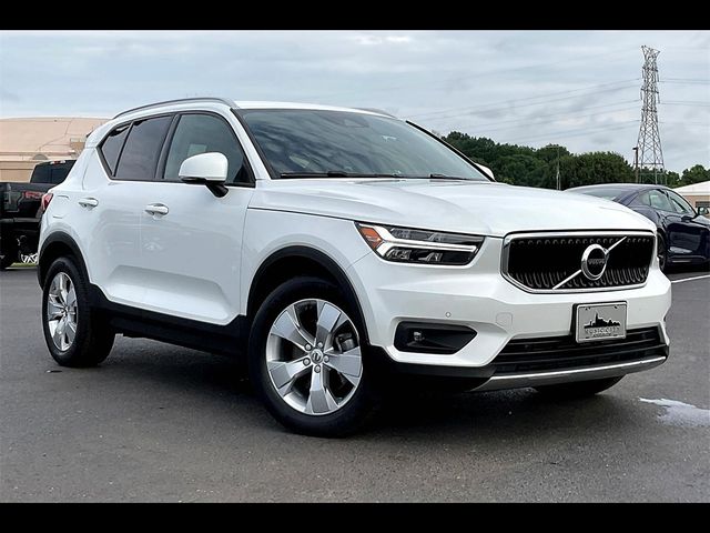 2021 Volvo XC40 Momentum