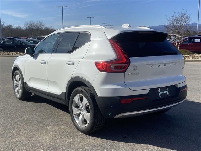 2021 Volvo XC40 Momentum