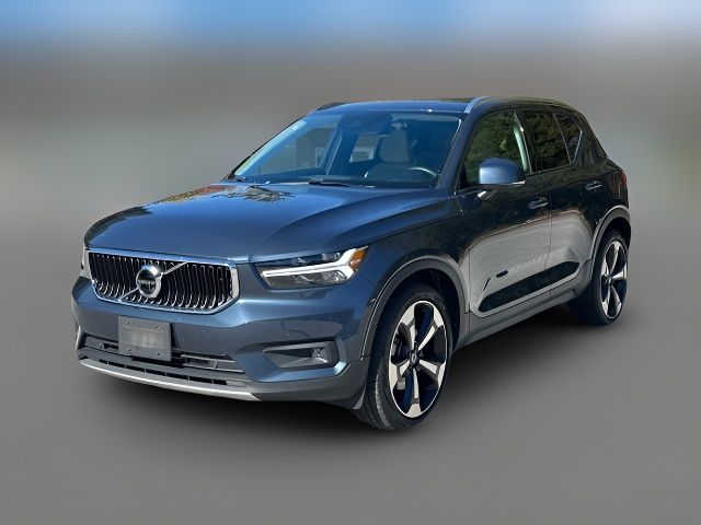 2021 Volvo XC40 Momentum