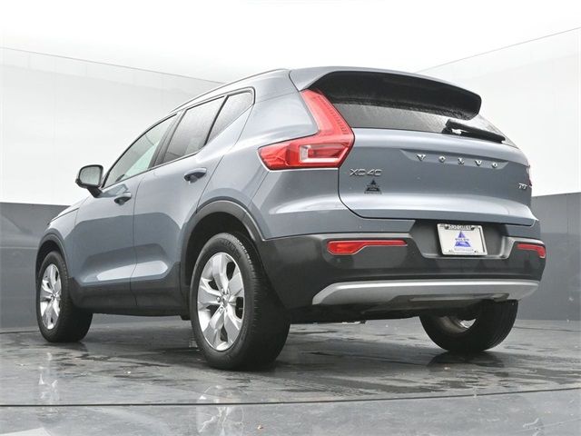 2021 Volvo XC40 Momentum