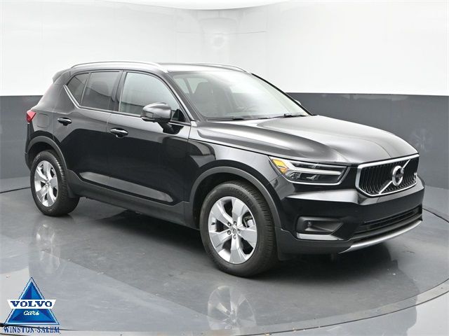 2021 Volvo XC40 Momentum