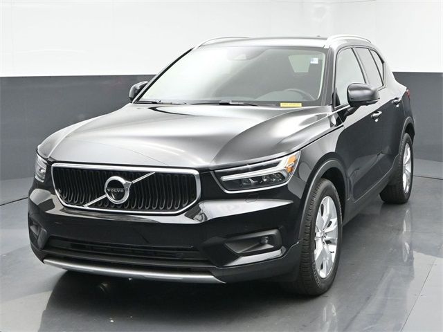 2021 Volvo XC40 Momentum