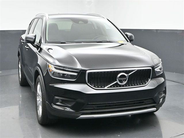 2021 Volvo XC40 Momentum